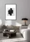 Preview: PLI NOIR gerahmter Fine Art Print in modernem Wohnzimmer