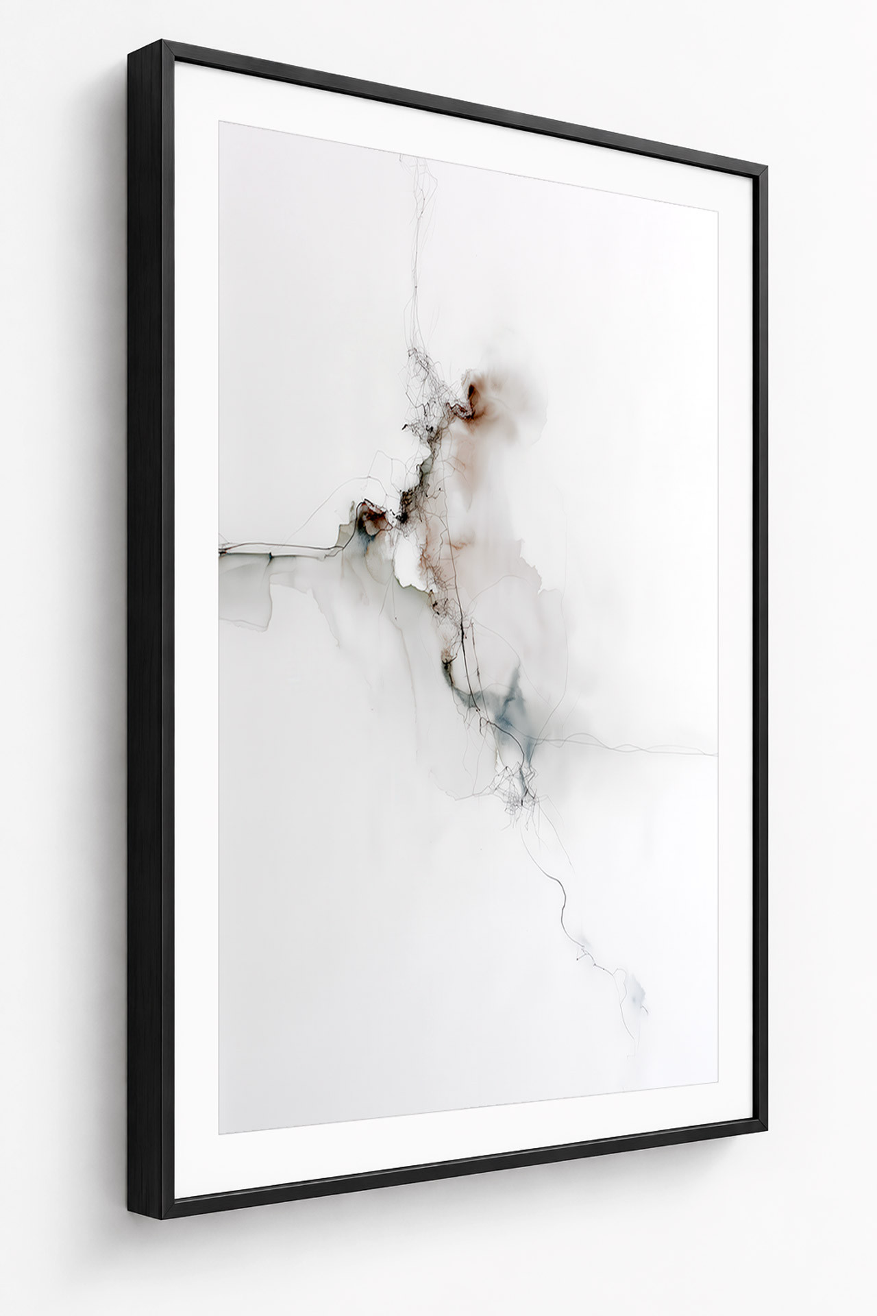 APRIL NOTES Fine Art Print in seitlicher Perspektive mit schwarzem mattem Rahmen, weißem Passepartout und bruchsicherem Glas.