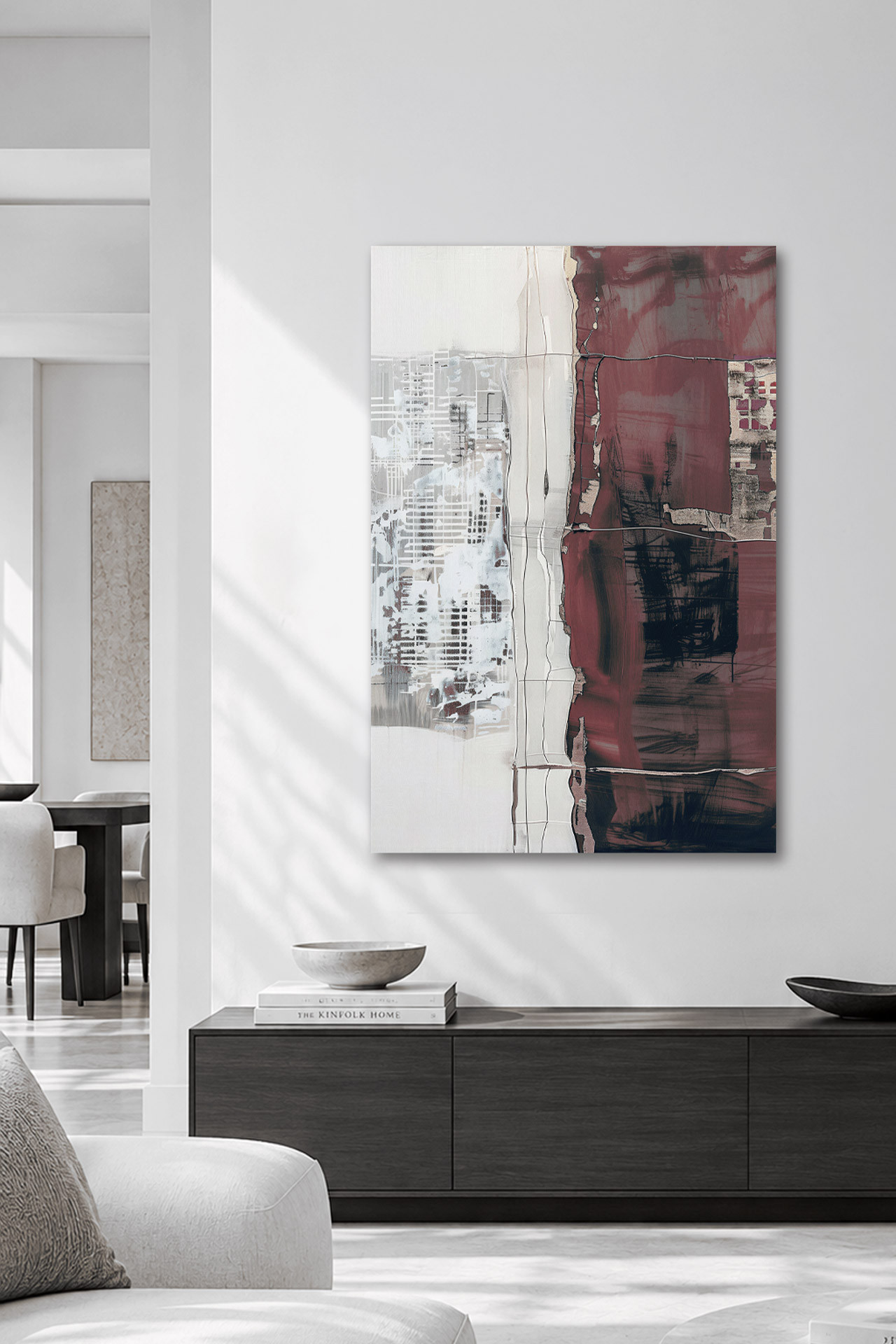 CROSBY abstraktes Leinwandbild in Burgundy in modernem minimalistischem Wohnzimmer