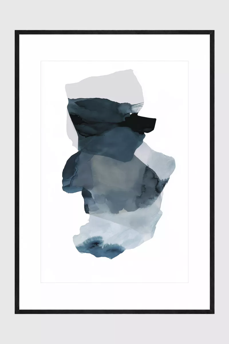 NOBU BLUE gerahmter abstrakter Fine Art Print in Nachtblau und Schiefergrau mit weißem Passepartout